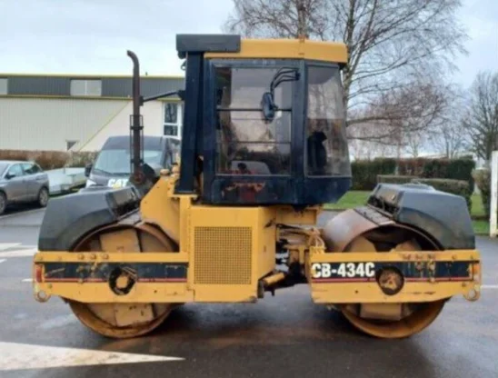 2001 CATERPILLAR CB-434C